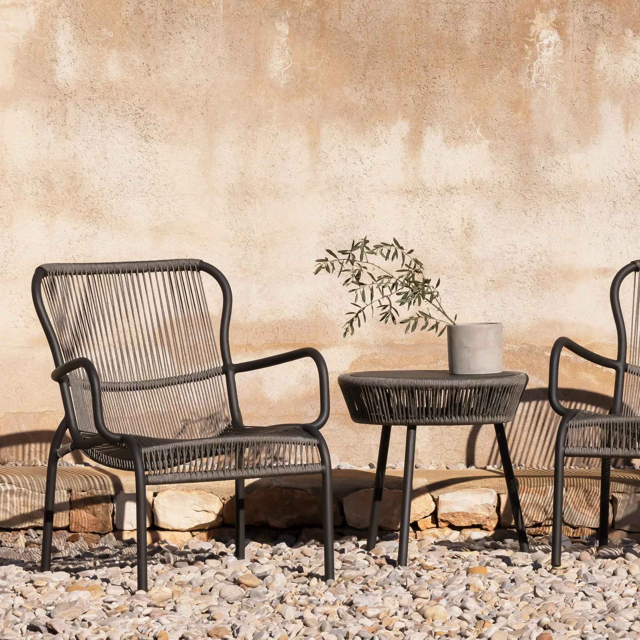 Loop Outdoor Lounge Chair