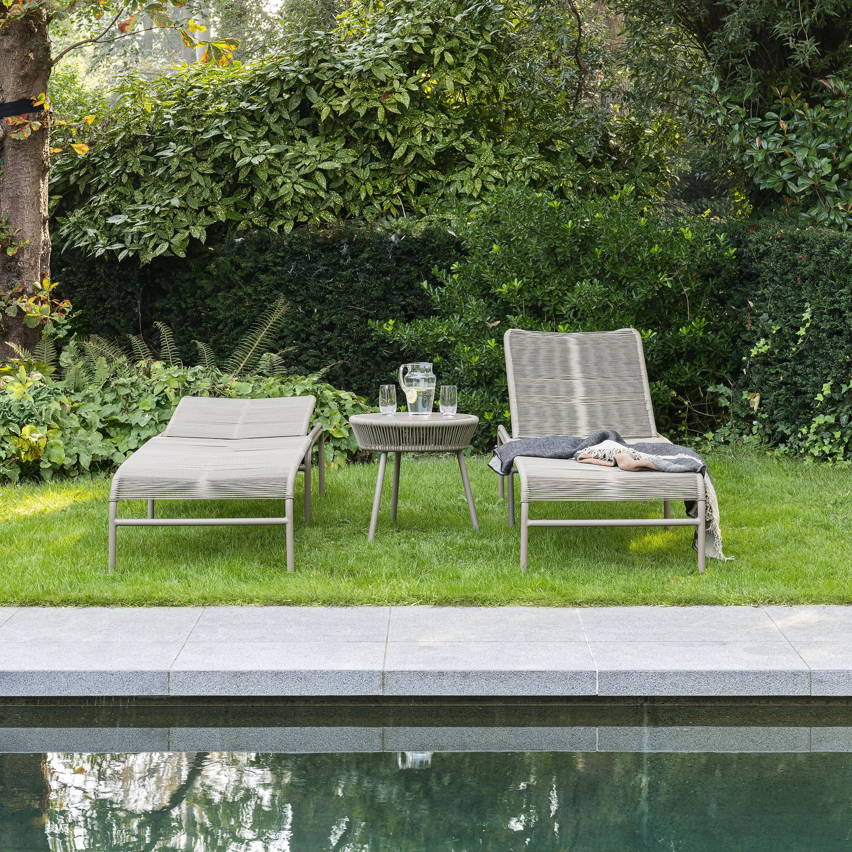 Loop Outdoor Side Table