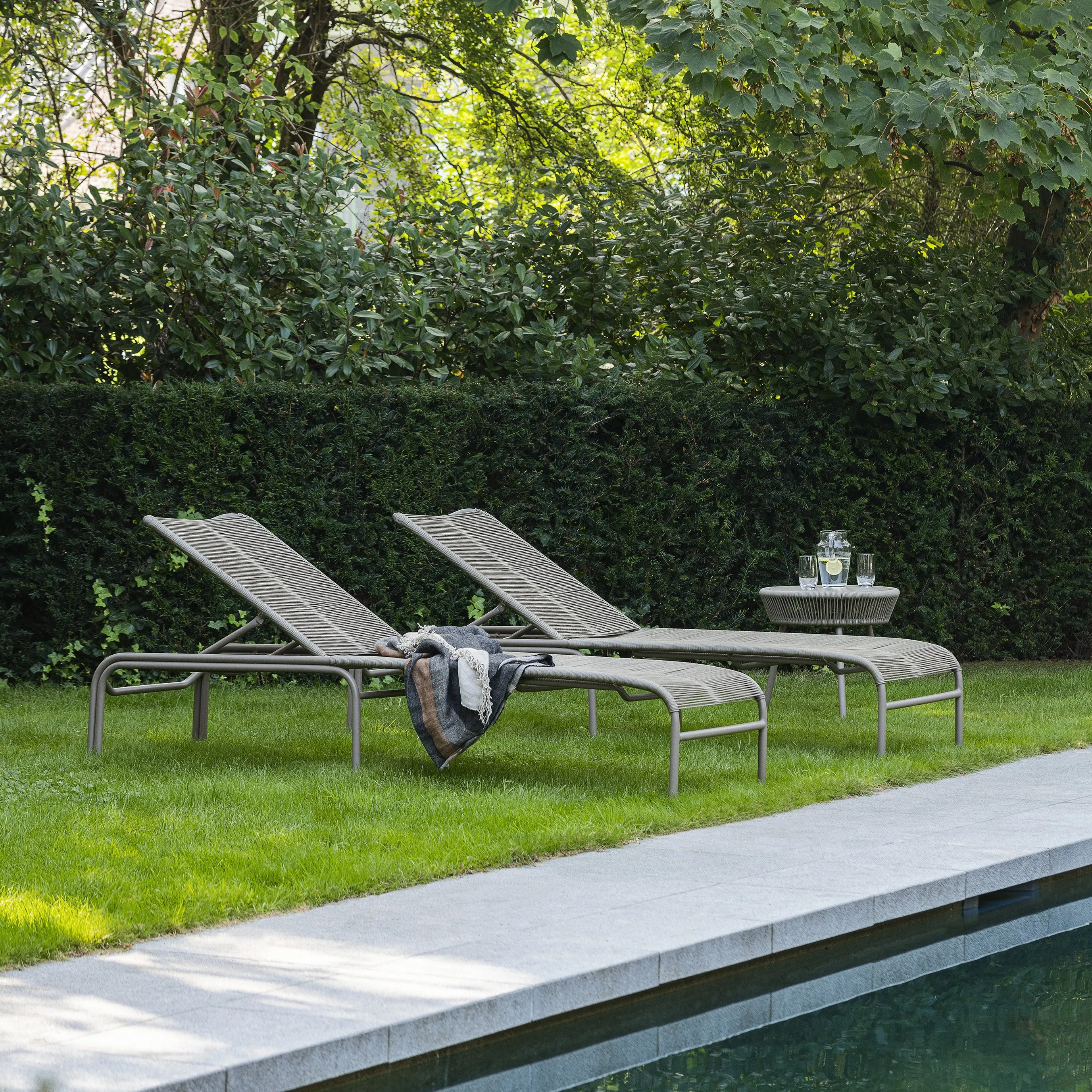 Loop Outdoor Sunlounger
