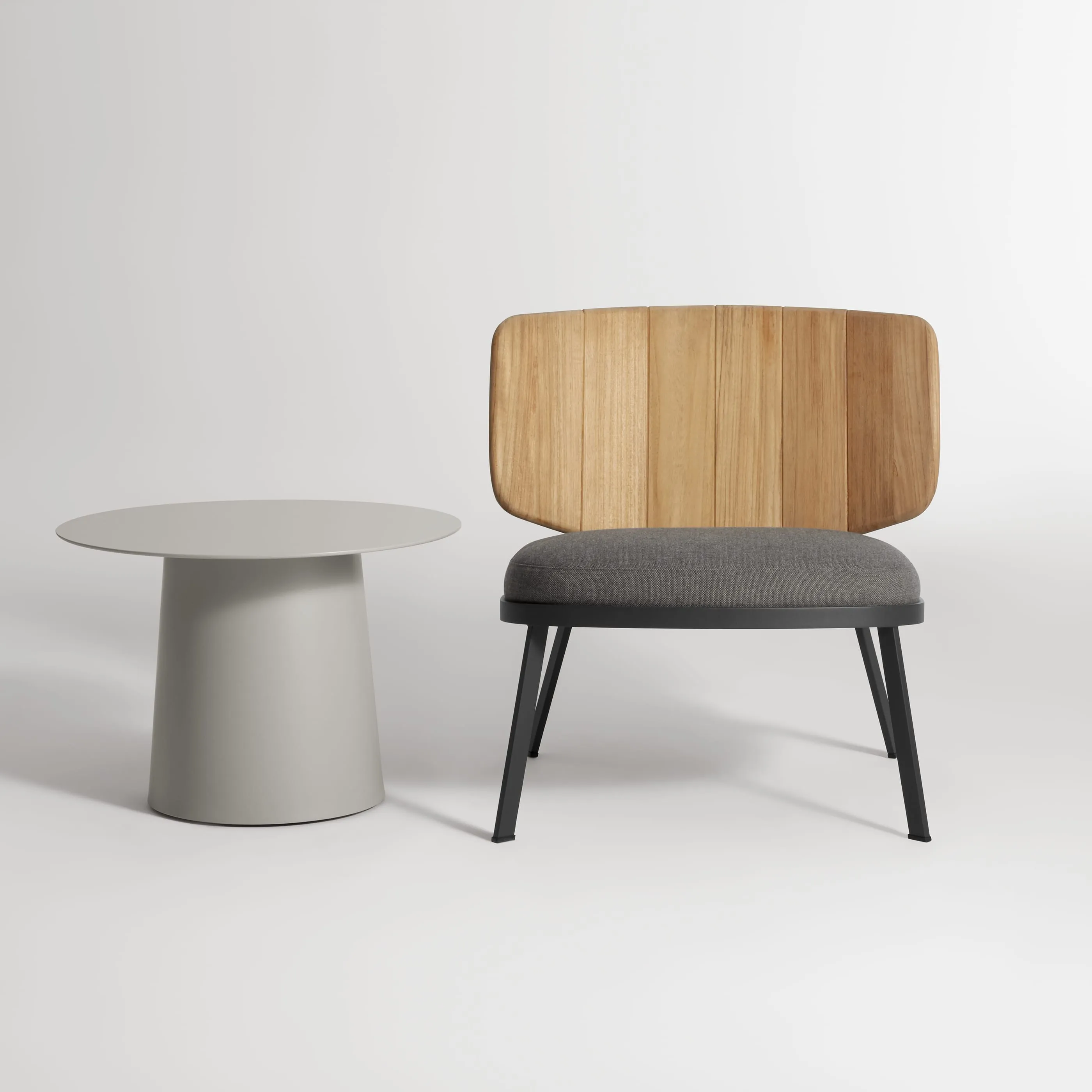 Low Fade Outdoor Lounge Chair