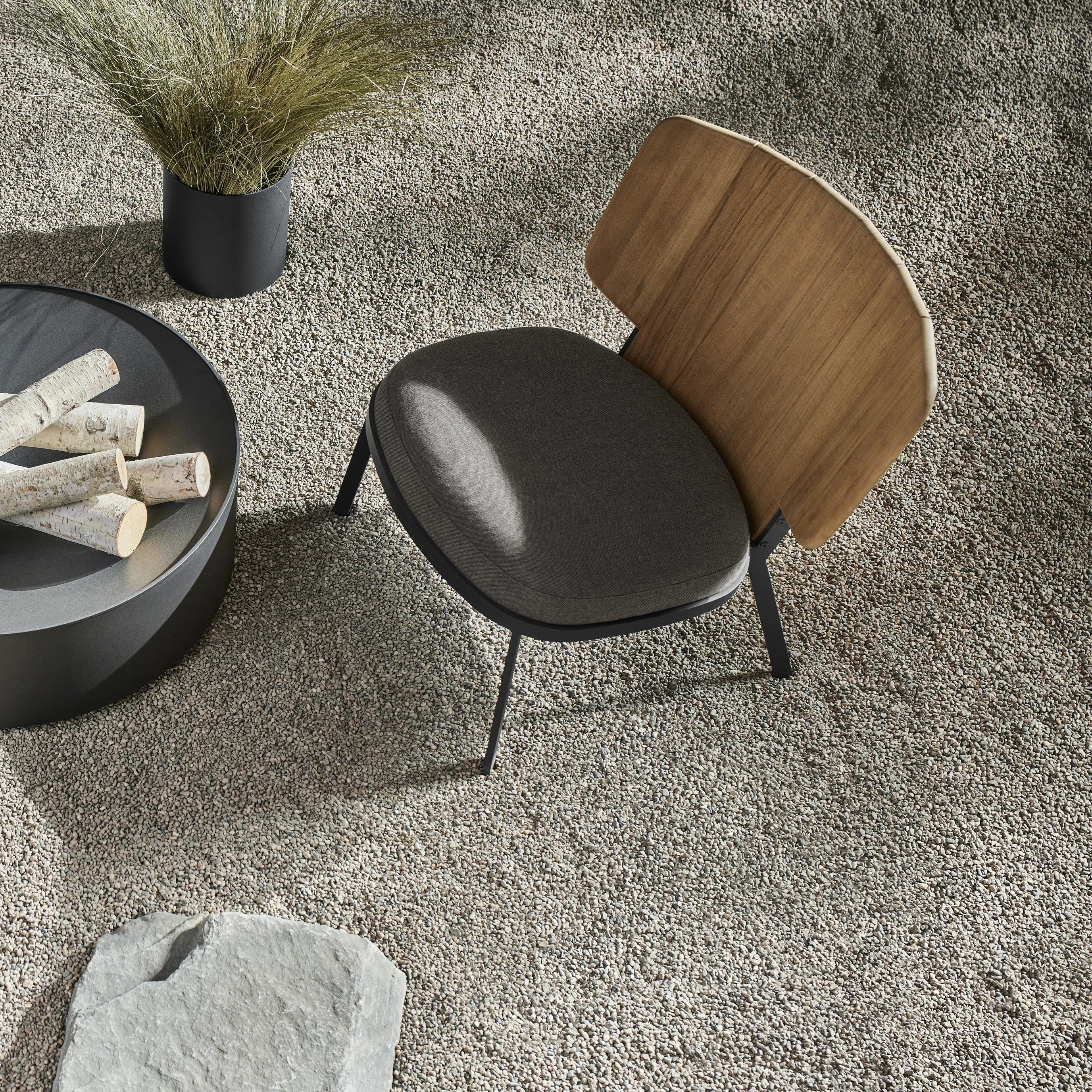 Low Fade Outdoor Lounge Chair