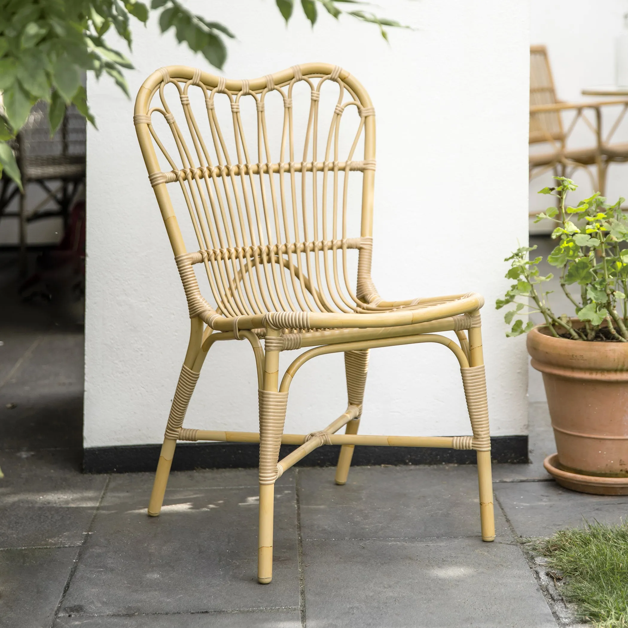 Margret Outdoor Dining Side Chair