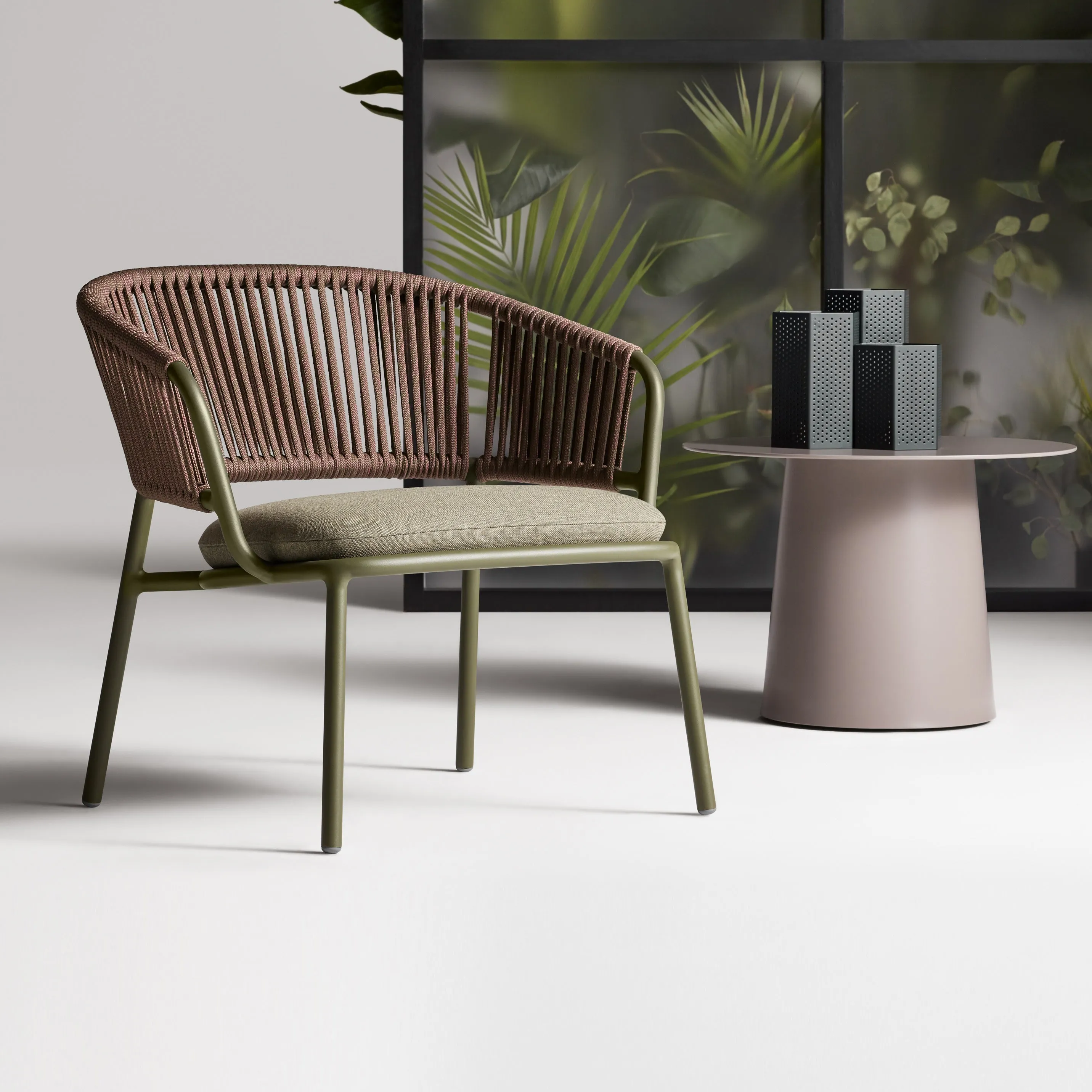 Mate Outdoor Lounge Chair