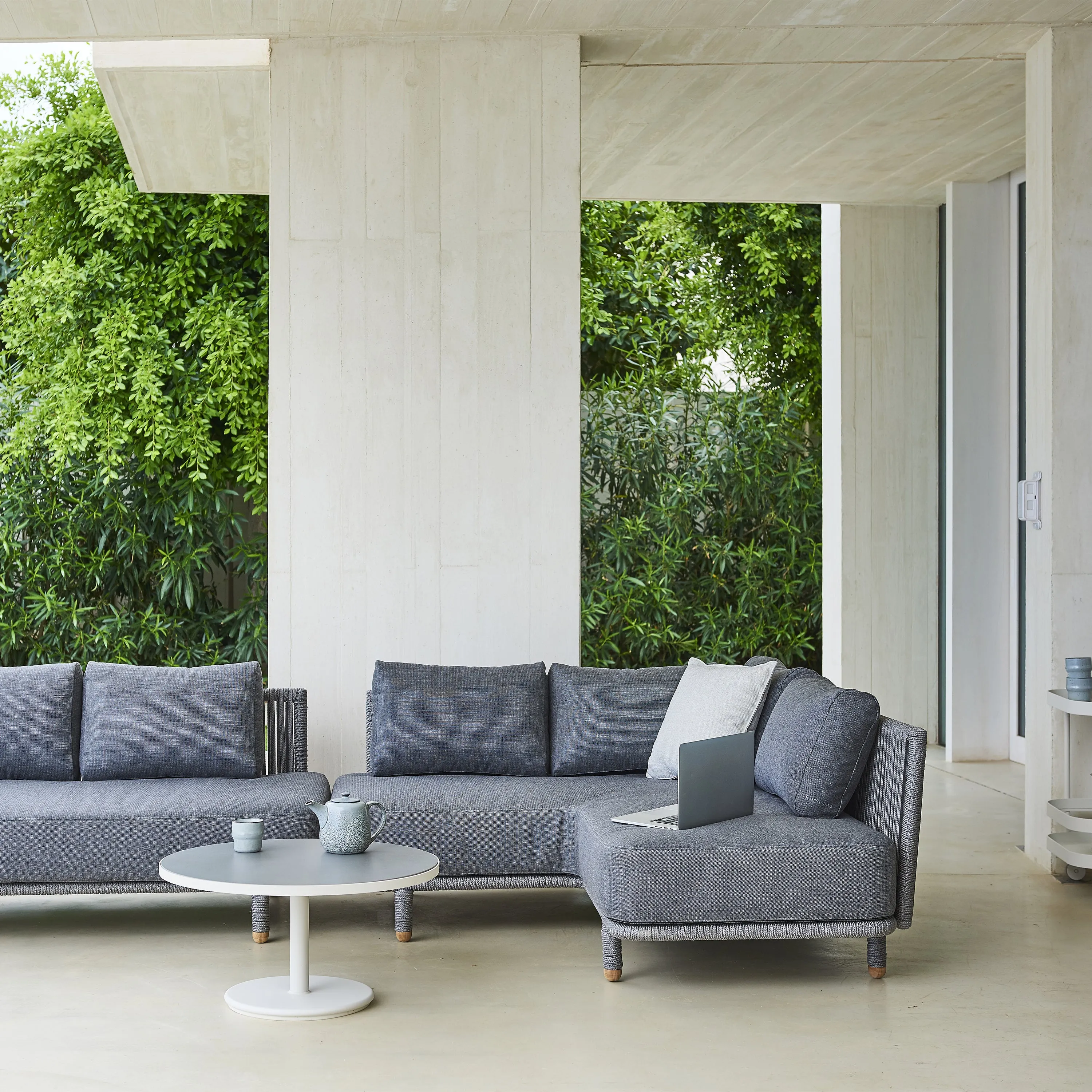 Moments Outdoor Corner Module
