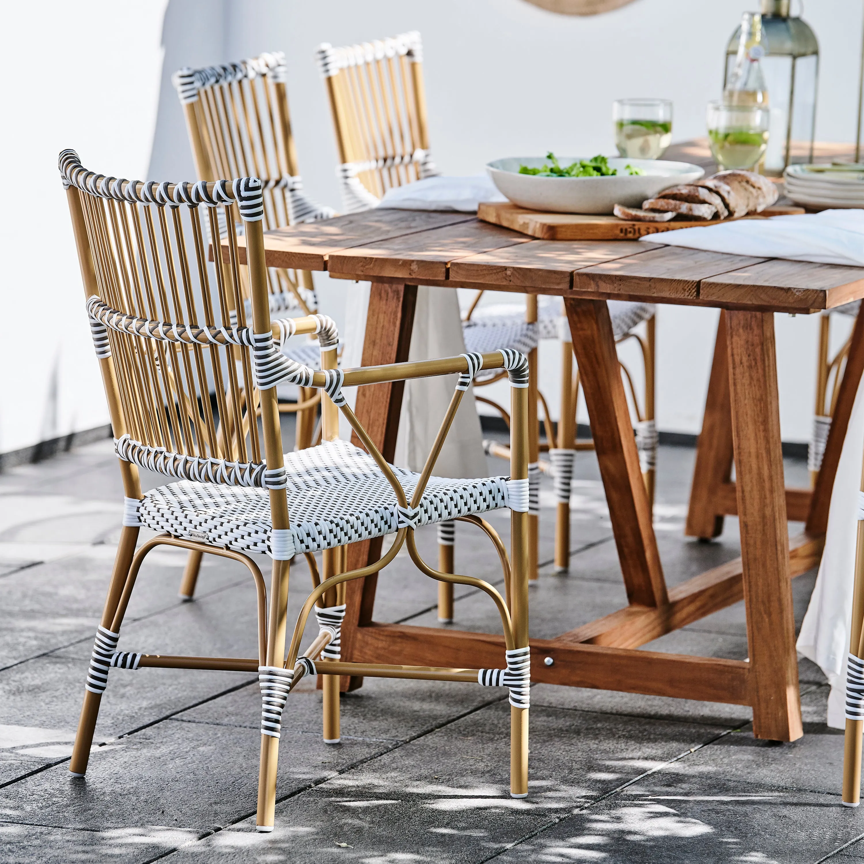 Monique Outdoor Arm Chair