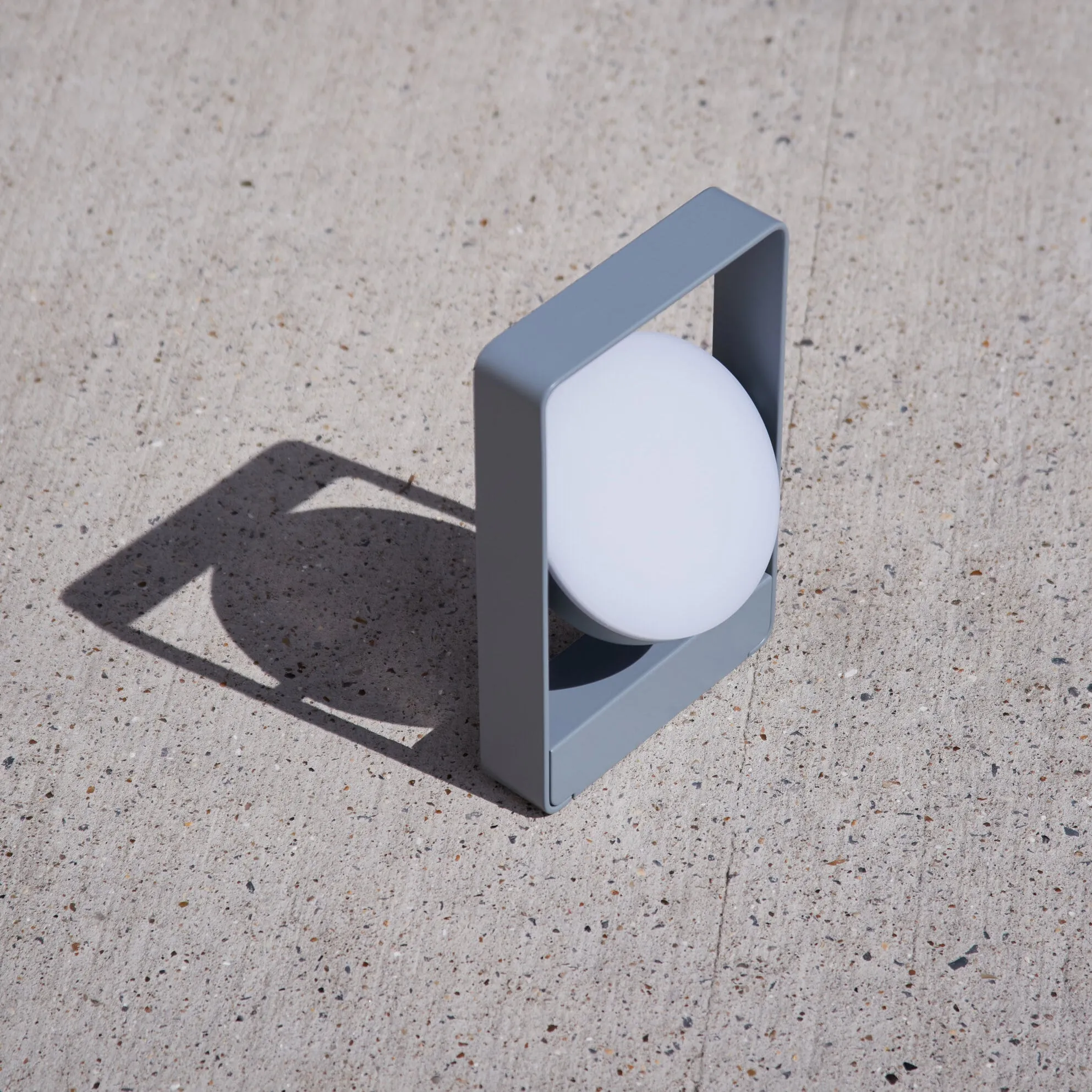 Mouro Portable Table Lamp