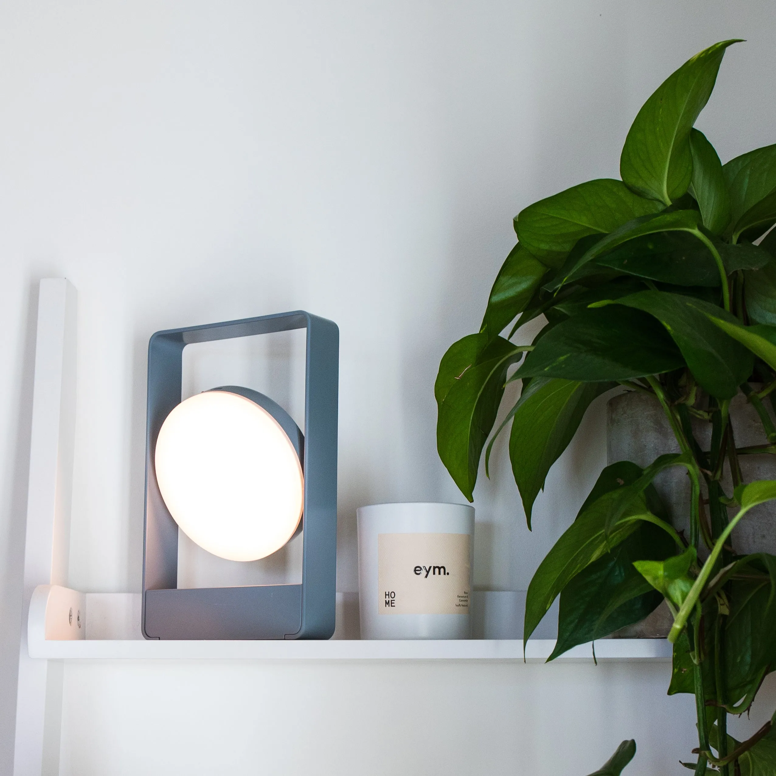 Mouro Portable Table Lamp