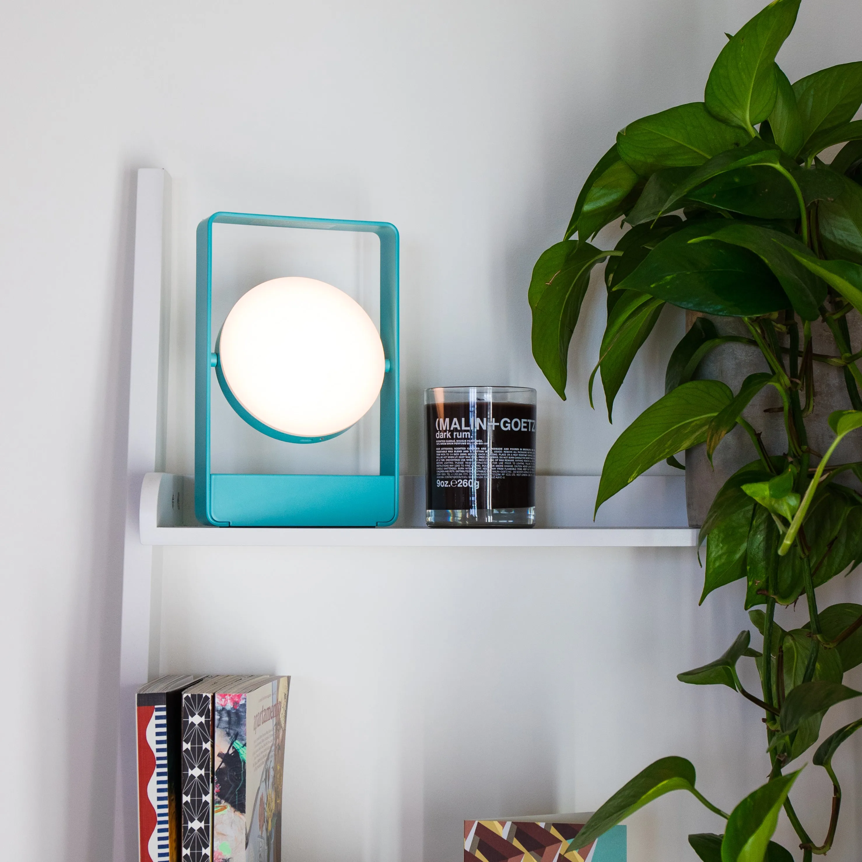 Mouro Portable Table Lamp