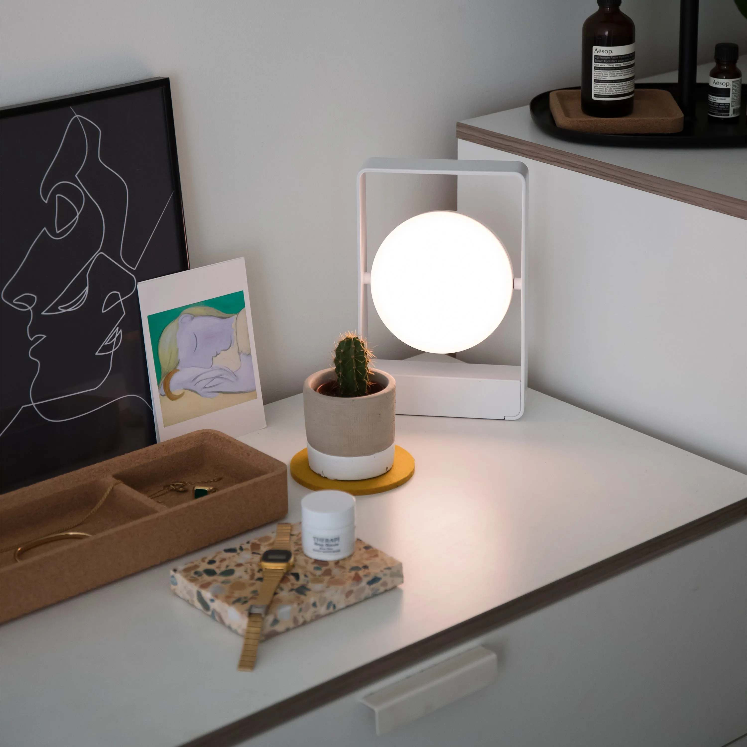 Mouro Portable Table Lamp