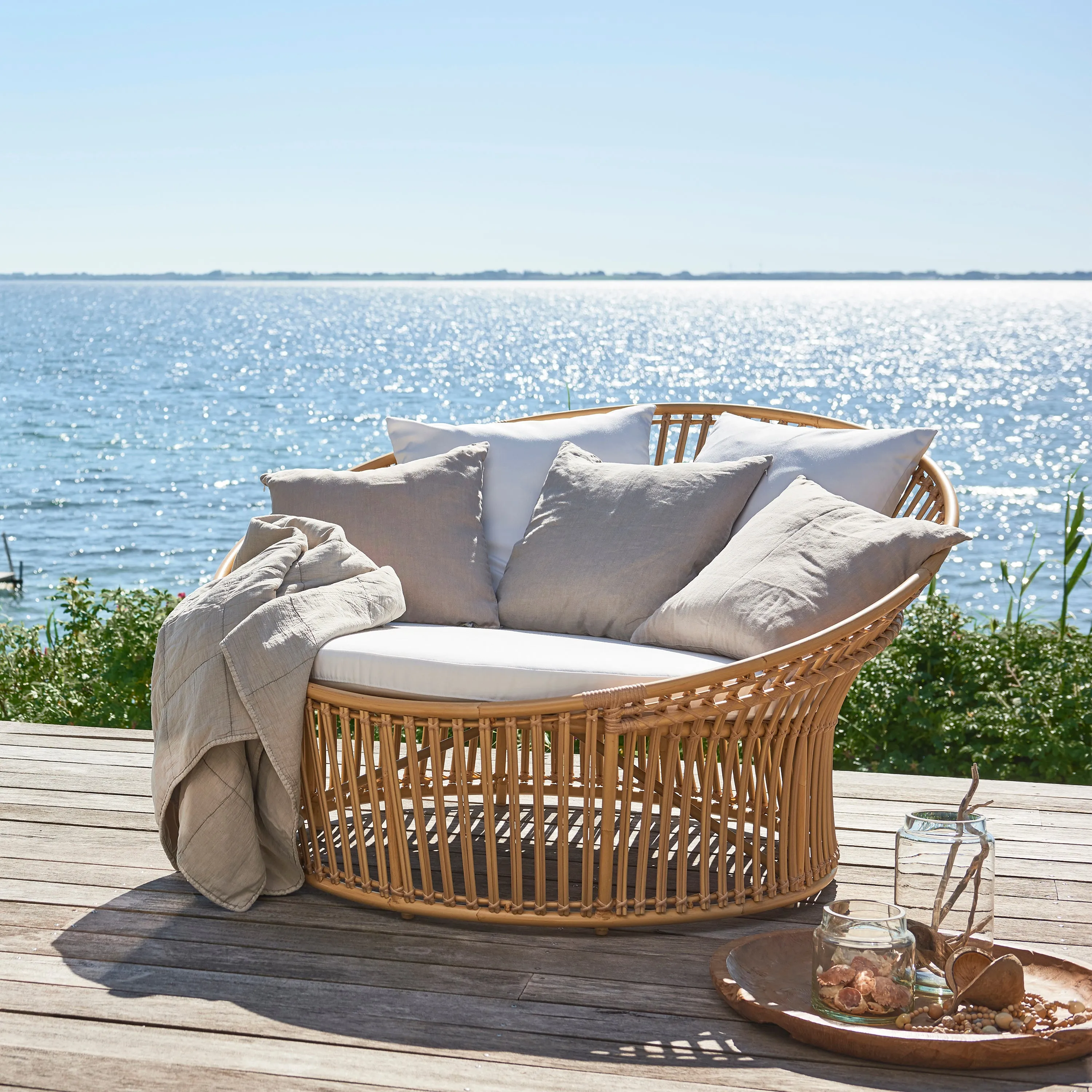 Olympia Nest Outdoor Lounge Chair