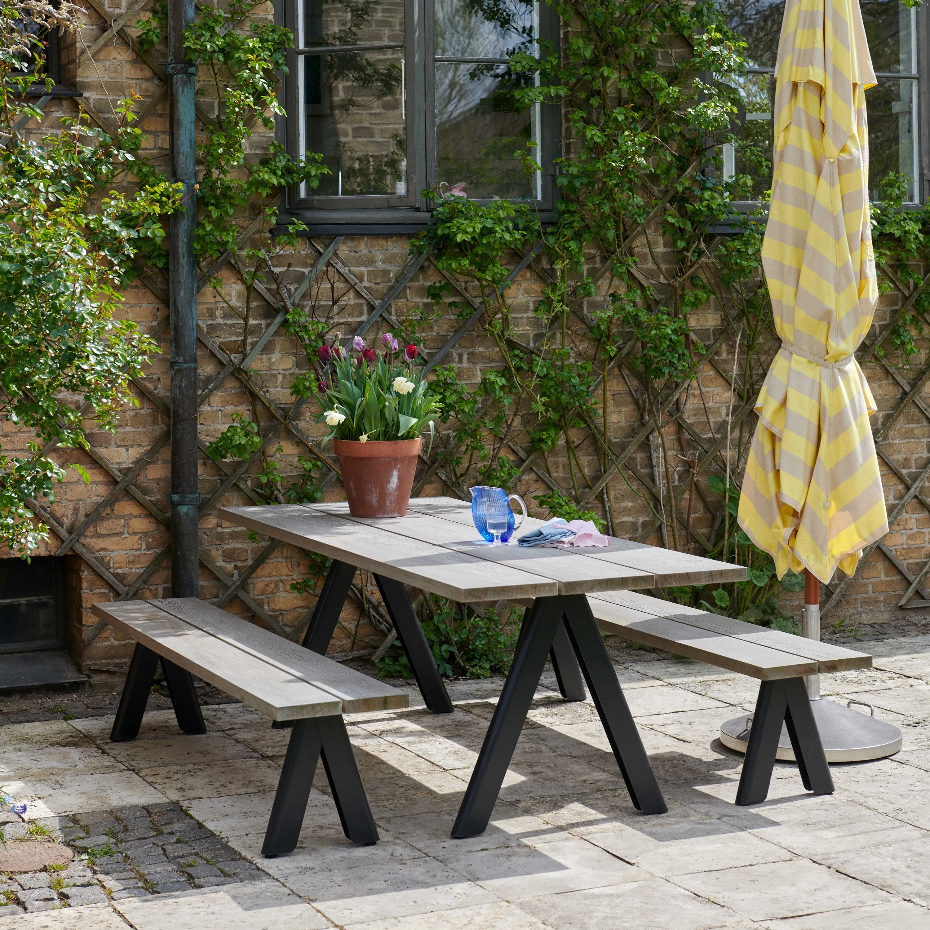 Overlap Rectangle Dining Table