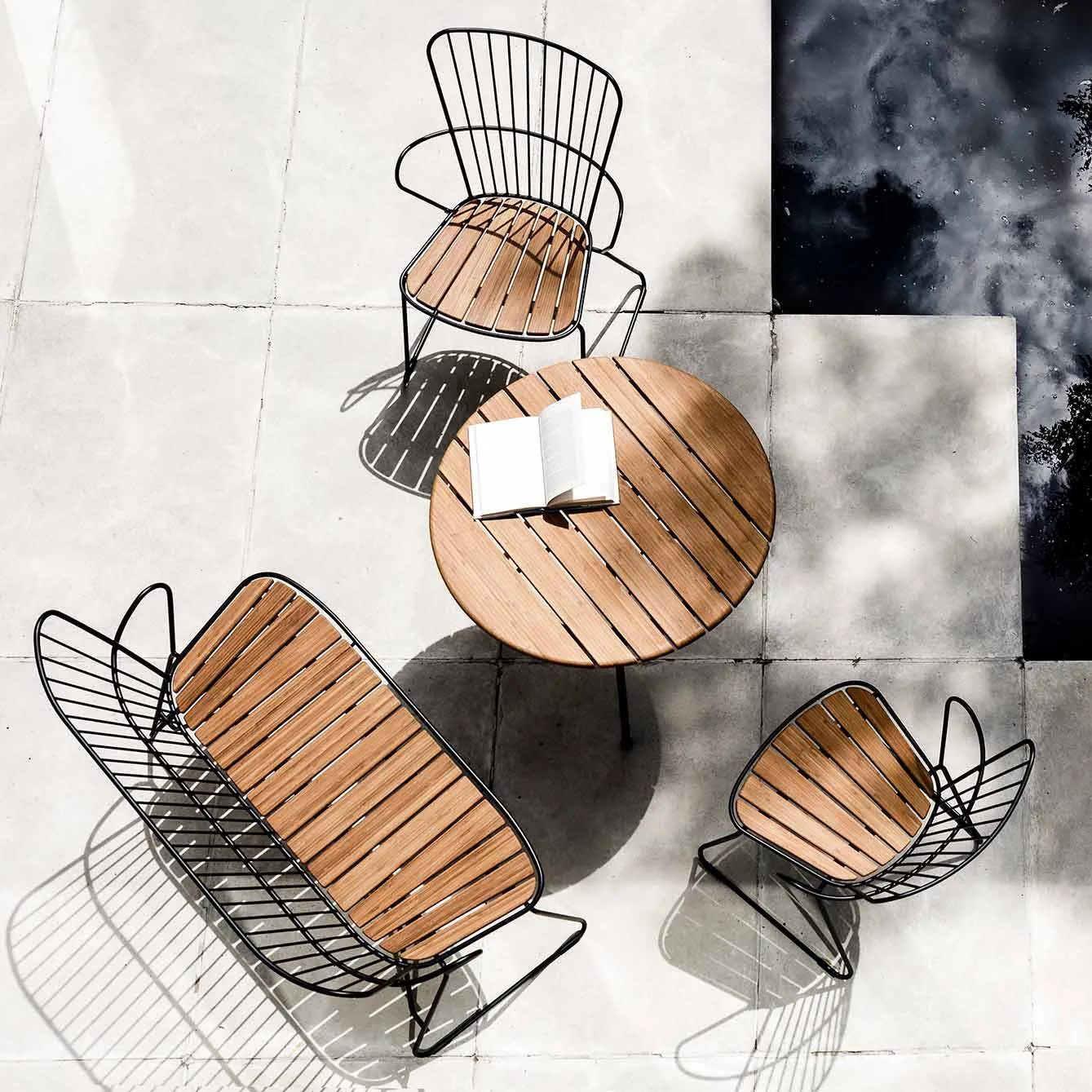 Paon Outdoor Bench
