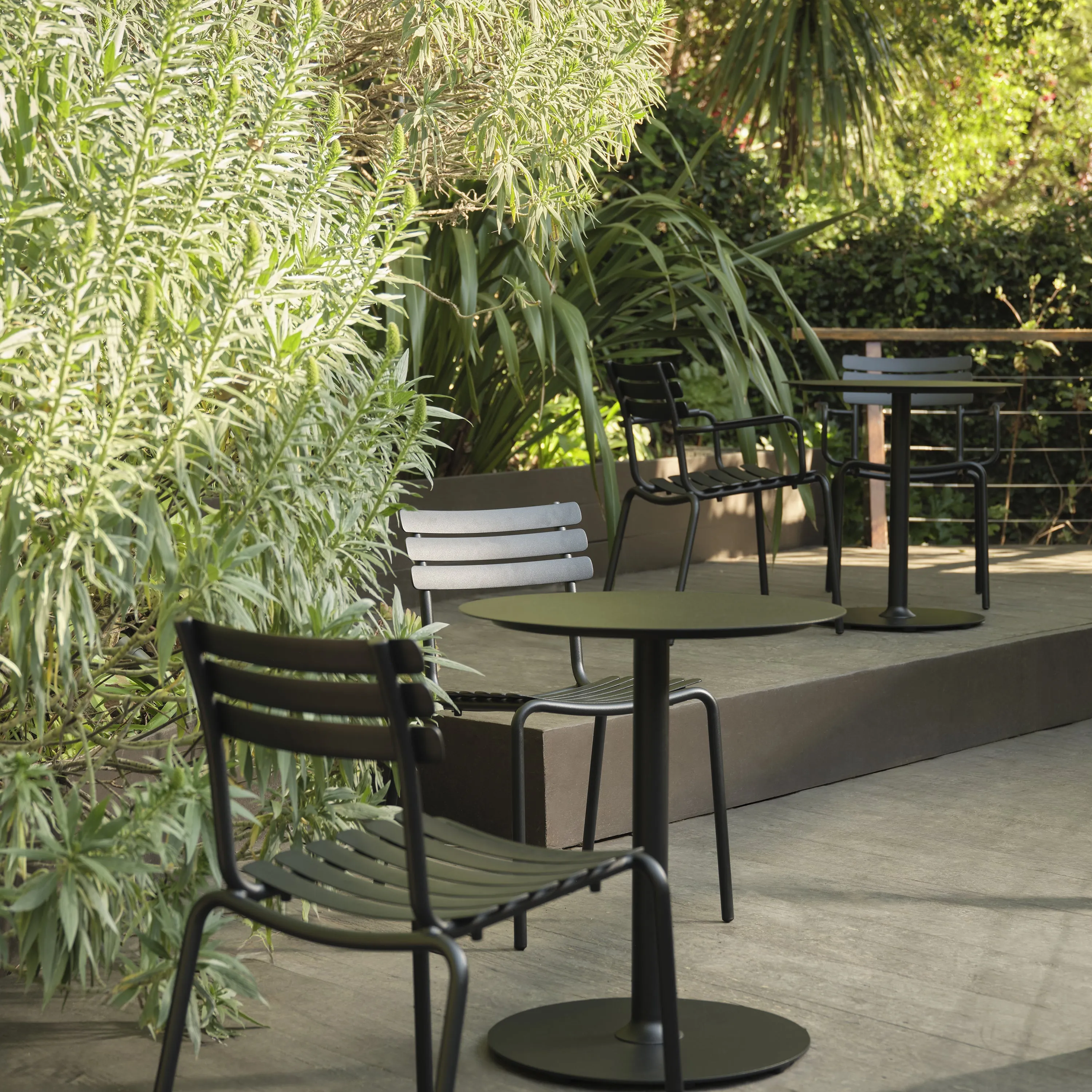 Pico Outdoor Round Cafe Table