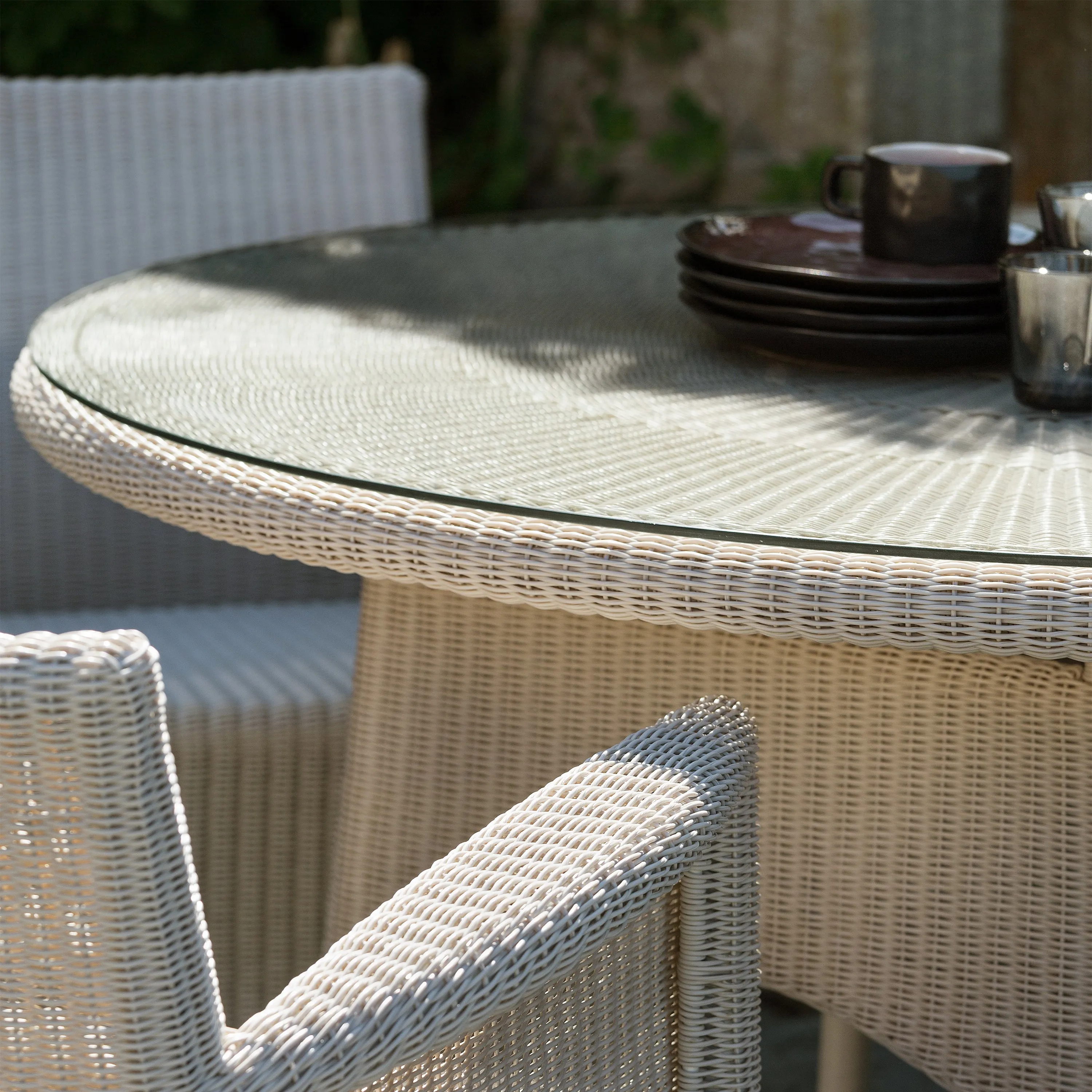 Safi Outdoor Round Dining Table