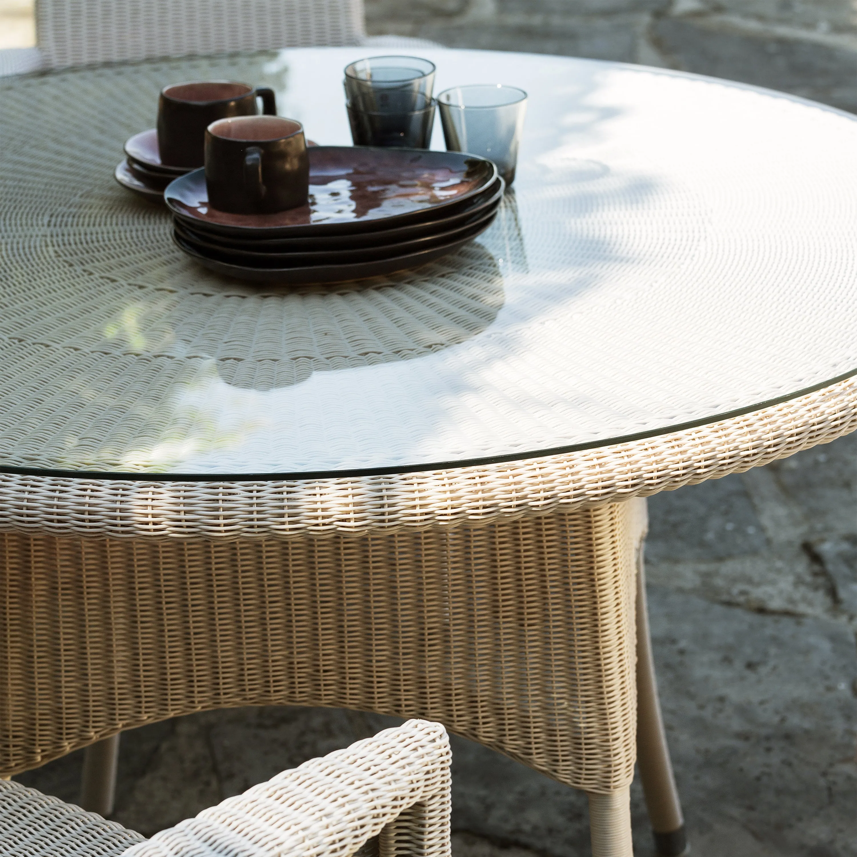 Safi Outdoor Round Dining Table