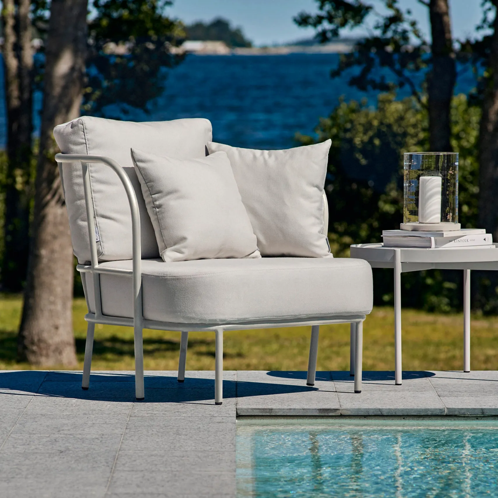 Salto Lounge Table