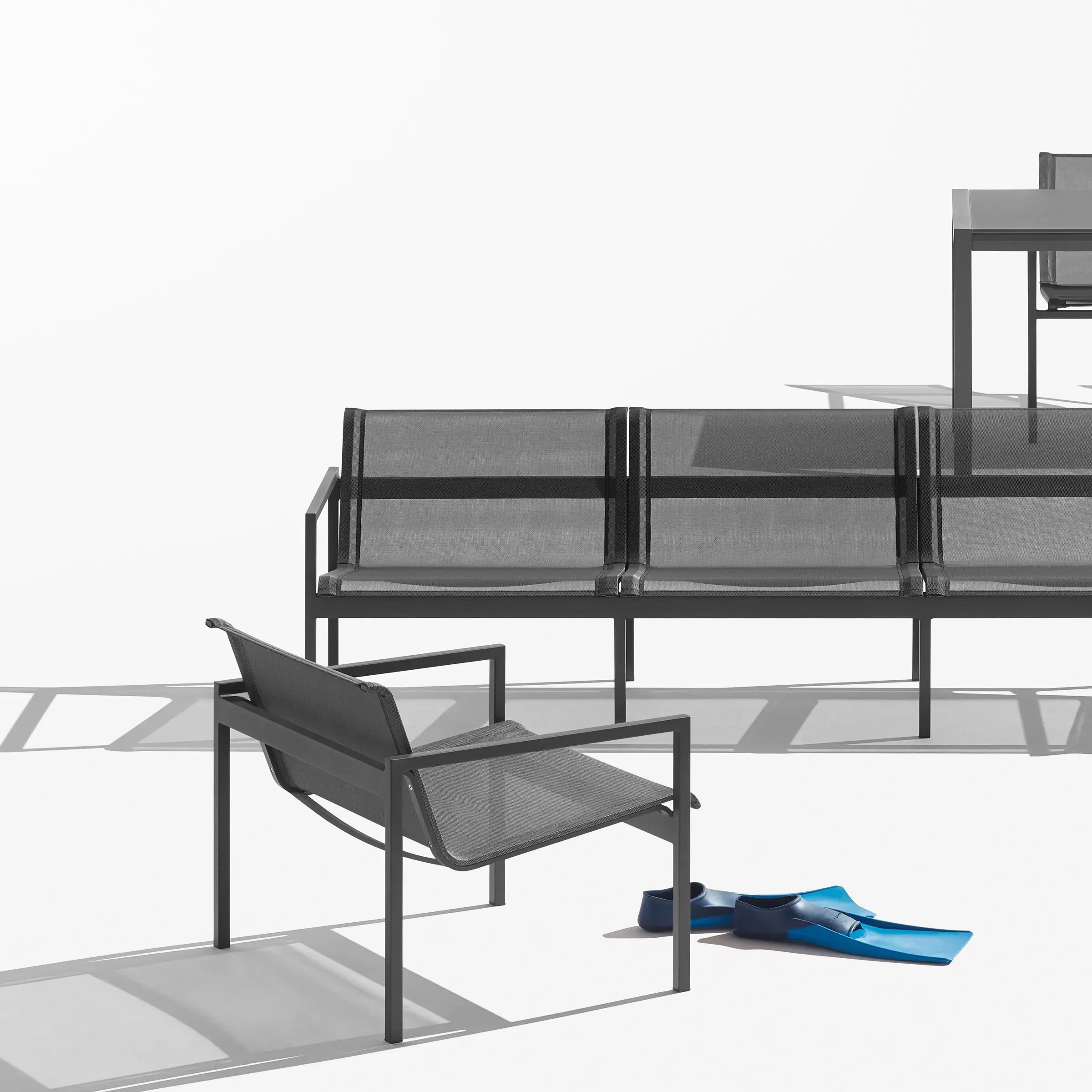 Skiff Outdoor Lounge Chair