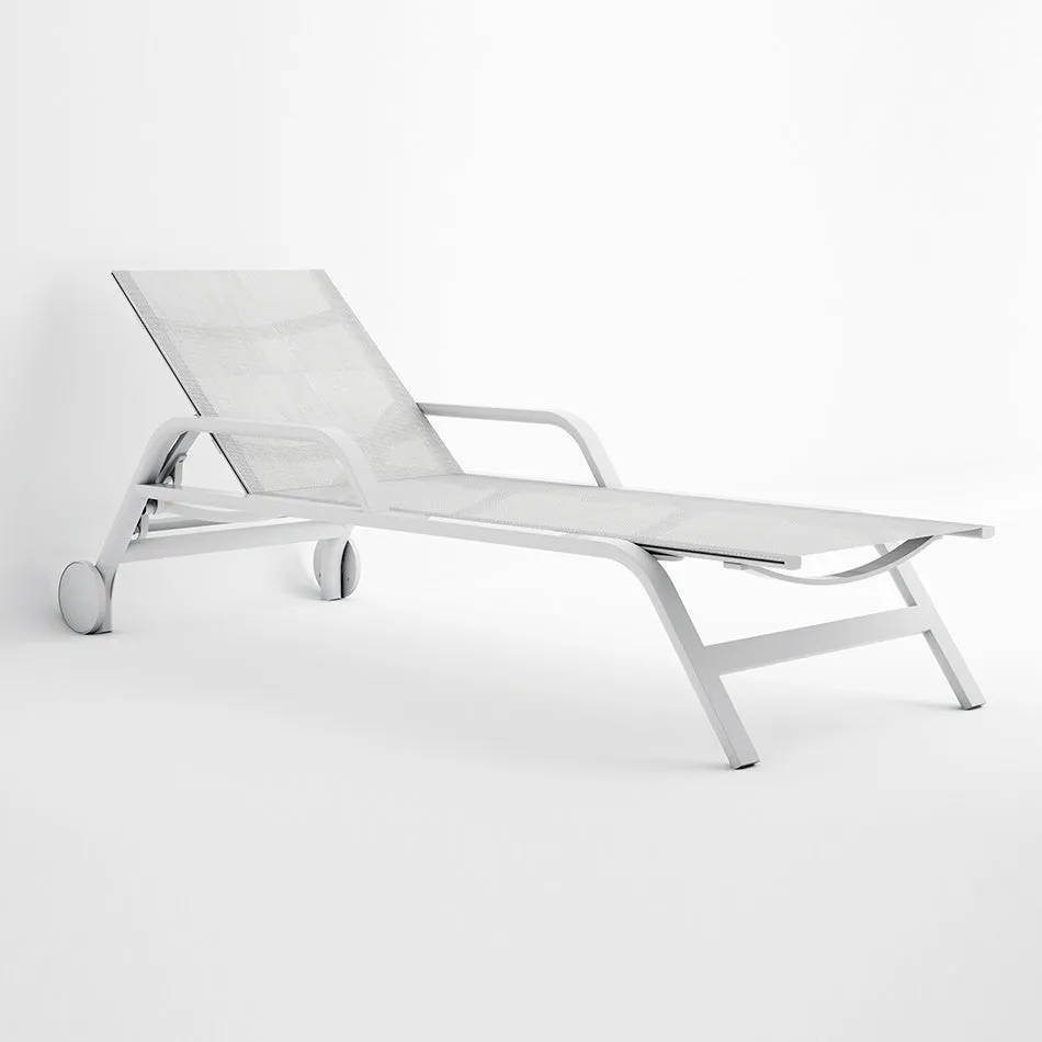Stack Chaiselongue with Arms and Wheels