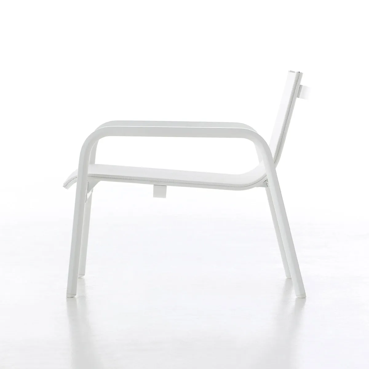 Stack Outdoor Lounge Chair
