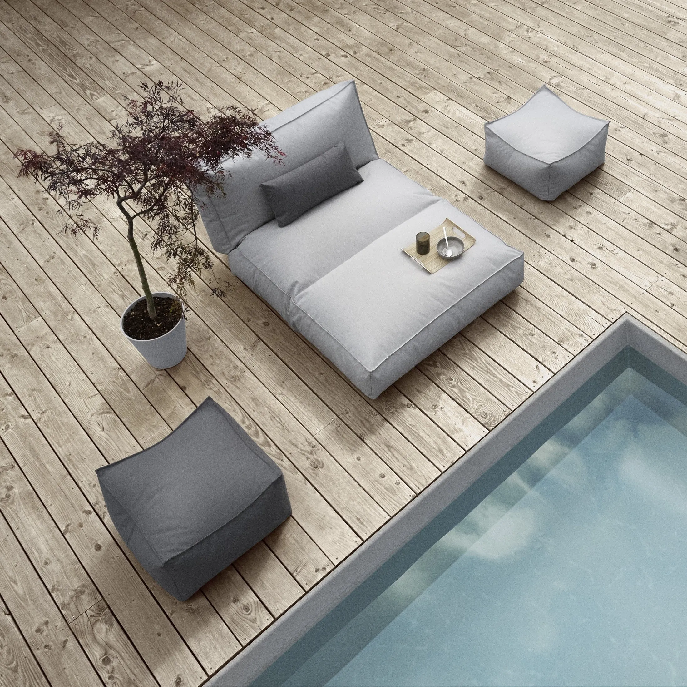 Stay Outdoor Pouf