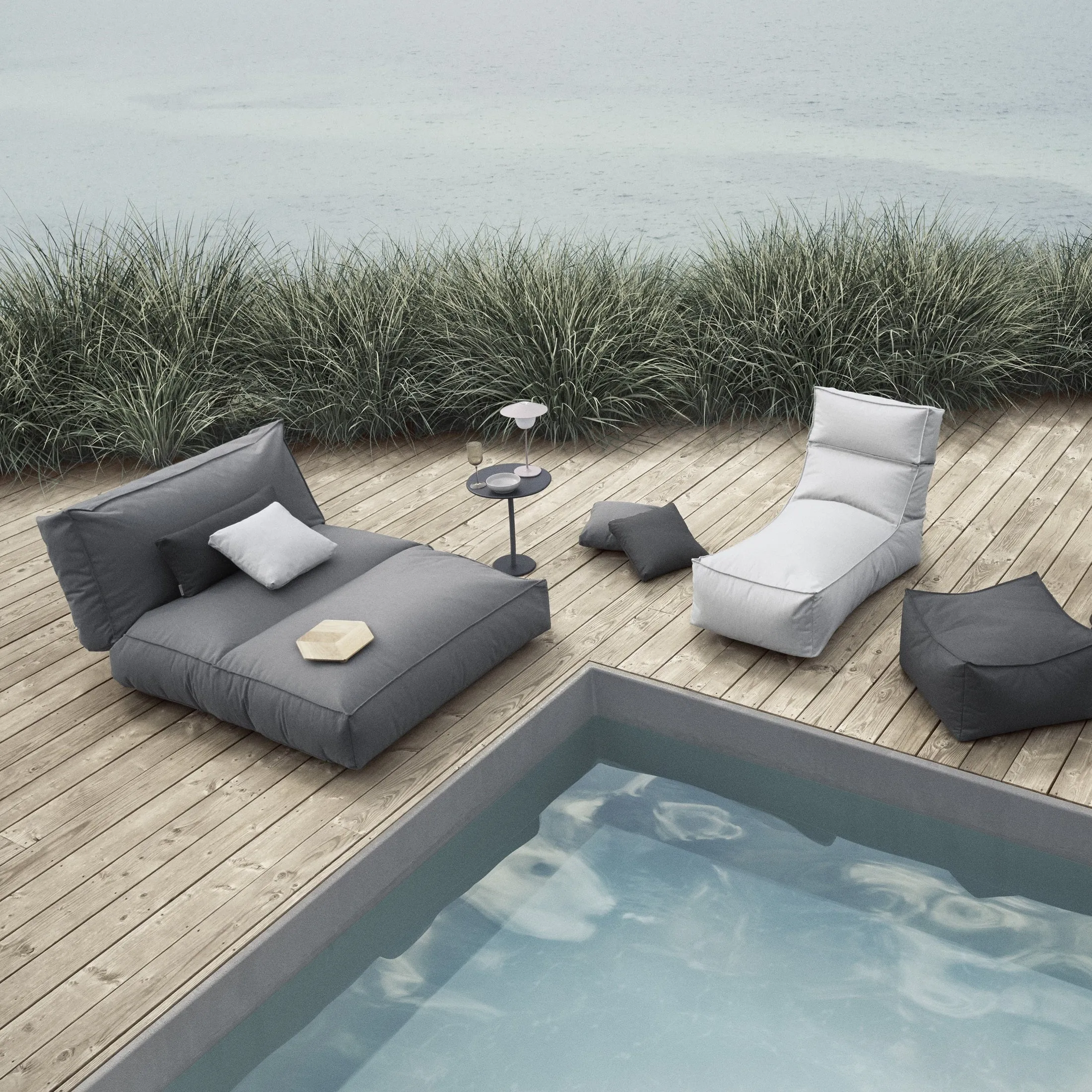 Stay Outdoor Pouf