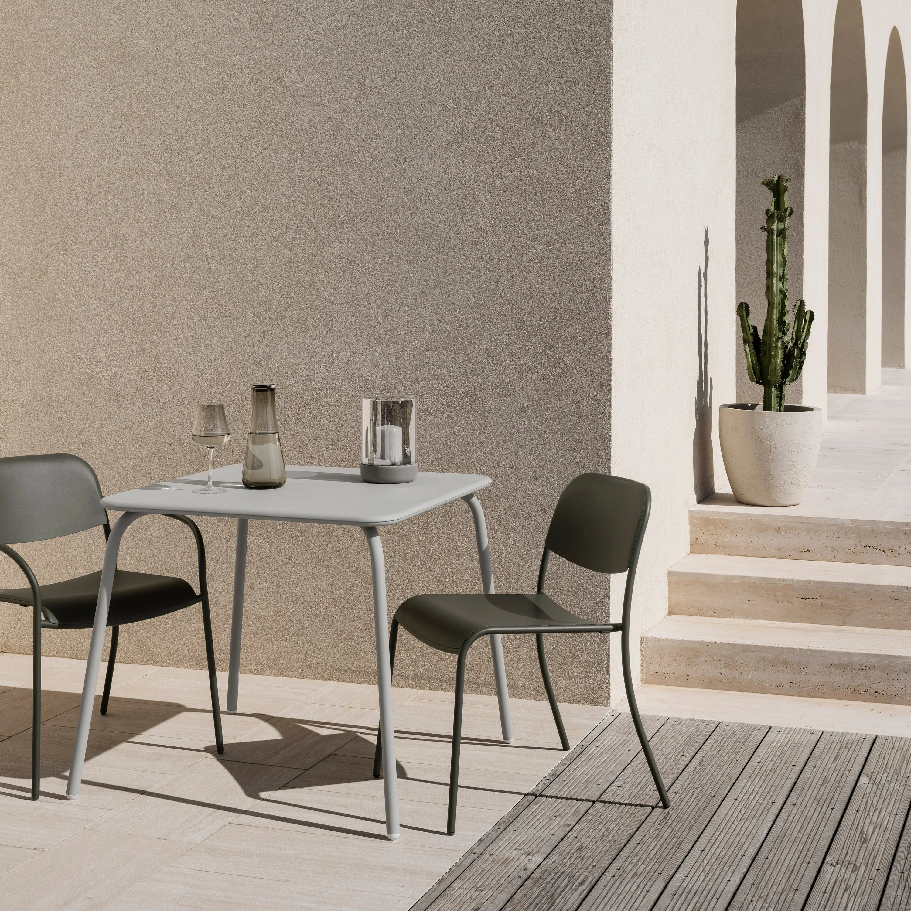 Yua Outdoor Square Bistro Table